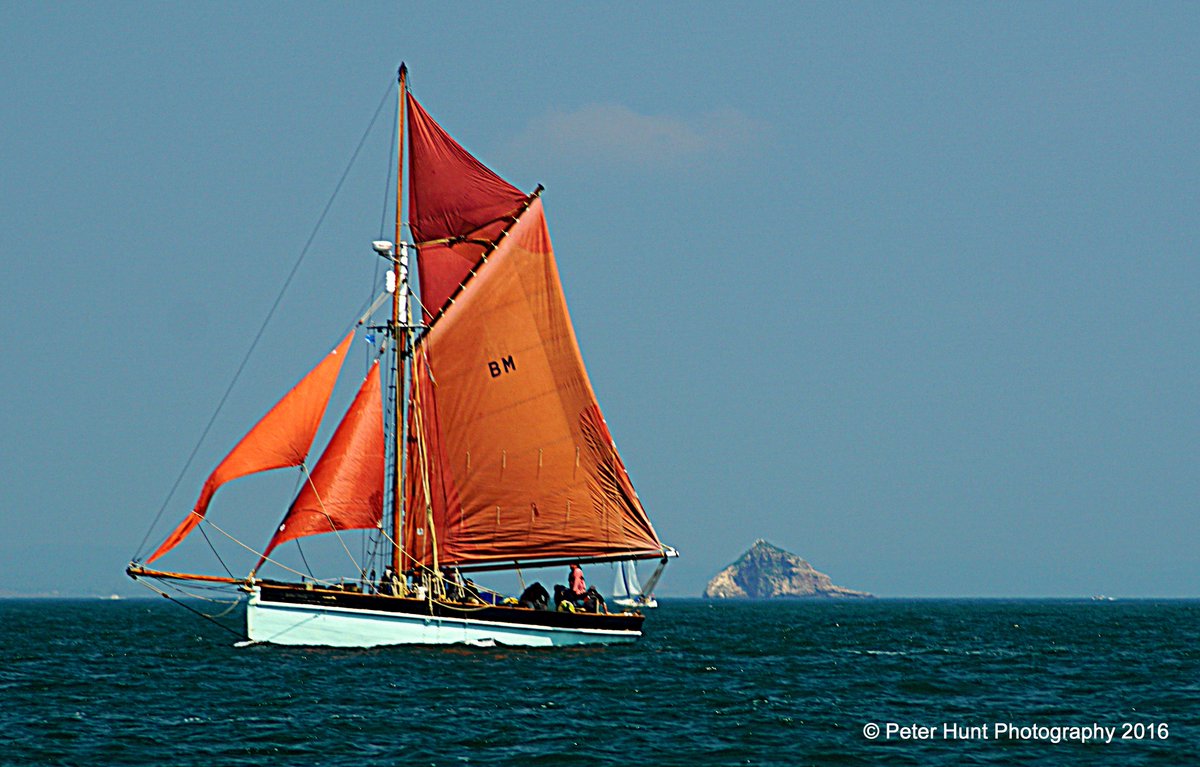 BrixhamTrawlers's tweet photo. Nice little bit of coverage in Classic Sailor...
https://t.co/V4FmWozuWH
#goldenvanity #traditionalvessel #brixham #historicships @NatHistShips https://t.co/UoplTn8Fno