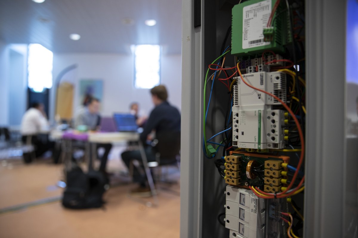 elaadNL's tweet photo. Ben je zelf onderzoeker of betrokken bij onderzoeksprojecten rondom #EV of #SlimLaden? Onderzoekers van ElaadNL hebben een online dataplatform ontwikkeld om analyses, algoritmes en onderzoeken te delen over #EV #SmartCharging en elektrische mobiliteit: https://t.co/xqQR6yYs4s https://t.co/M1fVa7zcHQ