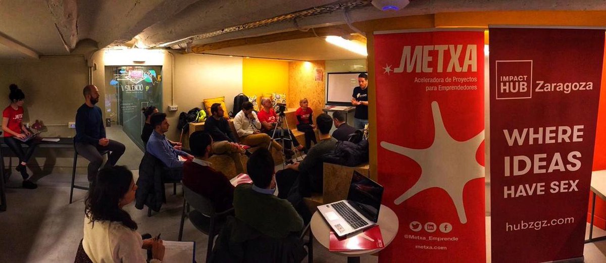Metxa_Emprende's tweet photo. 📸 Muy contentos con la acogida de nuestro taller 💥 #Metxa 'Es mi proyecto invertible 🤔?' en @HubZgz!
Los #Emprendedores asistentes recibieron valoraciones y consejos para poder mejorar su proyecto, Investor #deck y Elevator #pitch 🚀. #startups https://t.co/twVkc6kn7T