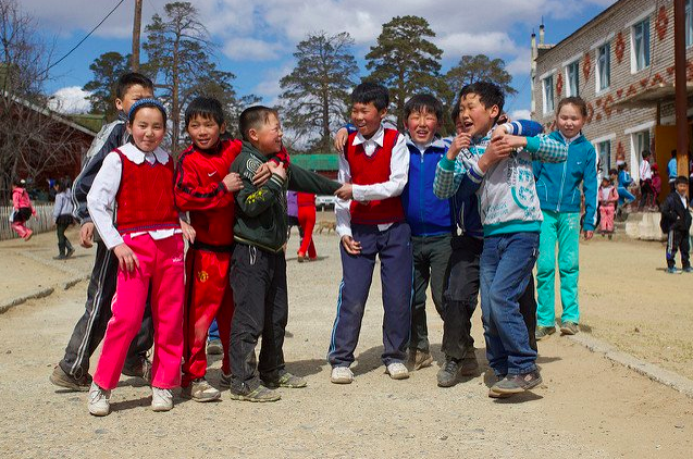 Connect4Climate's tweet photo. [BLOG] #Climatechange is a human-induced problem – in large part a function of the number of people on the planet, their values and skills, and technology. Can #education programs alter the trajectory? Here are some ideas of how: https://t.co/lYqnu73Wkp  #Solutions4Climate https://t.co/27qaXwGtVK