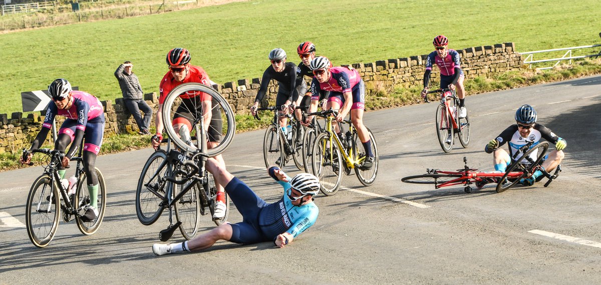 MichaelAshurst's tweet photo. Canโt park there mate!
First race of the season came to a premature end real quick yesterday with an arse-over-tits crash on lap 1... Look at my poor Cervelo!
.
.
.
#GetDown #CantParkThere #Cycling #RoadBike #Cyclist #WattsOverWeight #Onimpex #Bioracer
๐ท @EllenIsherwood https://t.co/kicSSTAPt7