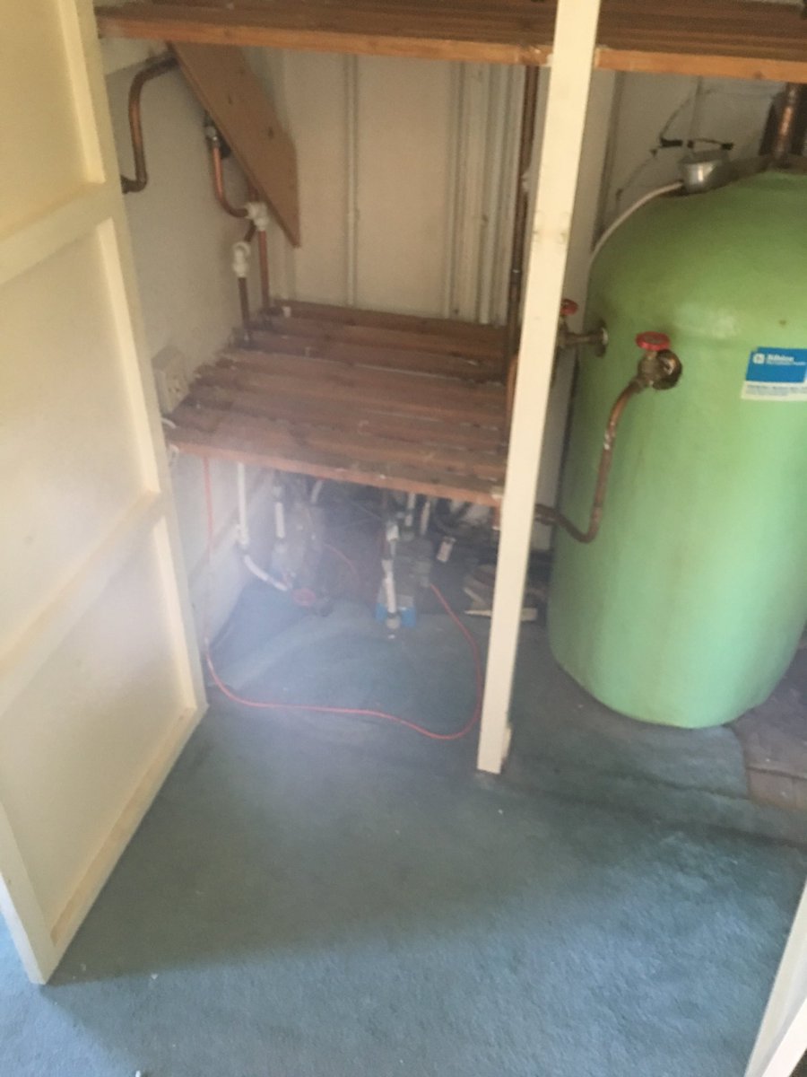 paradigm_nw's tweet photo. Combi-boiler installation. Big boy 40kw.... ooooh...
Power flush first.... let’s hope this sentinel X800... has worked wonders over the weekend.
#paradigmplumbingsolutions #vortexgasliverpool https://t.co/FhMSNr42qf