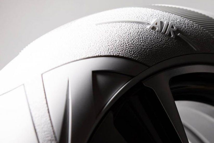 We_Are_Trend_'s tweet image. 🔥 Lexus x John Elliot x Nike 🔥 

Présenté lors de la Fashion Week de New-York, Lexus s'est associé au designer John Elliot, qui a réalisé un pneumatique inspiré de la mythique Air Force One de chez Nike ⚡️