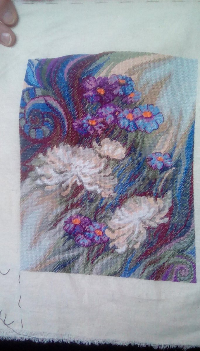Tars18492599's tweet photo. #day26
#done
#handmade
#embroidery
#crafts 
#gobelin 
#half_crossstitch 
#abstractart 
#picture 
#flowers 
#walldecor 
#end_result https://t.co/8JaylbyGVk