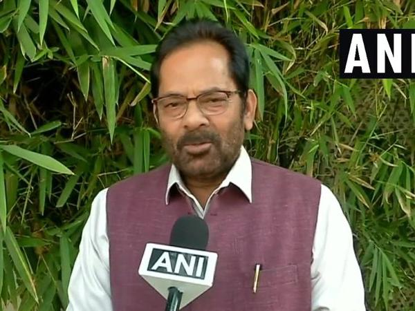 वाड्रा की सियासी एंट्री की खबर पर BJP का तंज ' सर्कस में जोकर की एंट्री बाकी थी ' goo.gl/MpUiwy

#RobertVadra