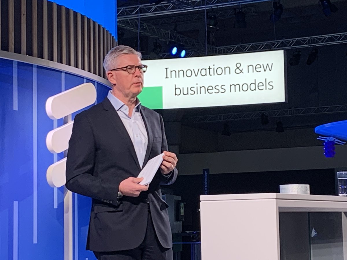 TechBustersSA's tweet image. 5G will have a massive impact in robotics &amp;amp; manufacturing, autonomous vehicles. Data traffic is growing by 80% year on year  says CEO Börje Ekholm@Ericsson #EricssonLive @EricssonMEA - 4G still has a role to play - will make up 60% of network traffic by 2020.