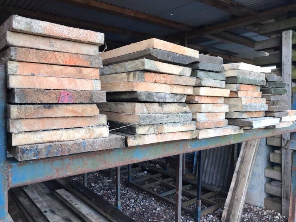 ReclaimedLpool's tweet photo. We are now selling pine boards by the foot. Sizes are from 4” wide to 12” wide. ( all 1” thick)
Prices start from 50p ( for 4” wide ) up to £1.50 ( for 12” wide.) Maximum length is 18ft long.
(All cutting is free) 
Call 07341773555 
Can deliver for a price just need a postcode. https://t.co/cA16O8J7r8