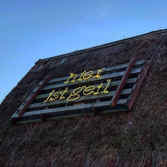 zumseL's tweet photo. ...
#hamburgmeineperle #beachclub #hamburgerschietwetter #strandpauli #hieristgeil #zubesuch https://t.co/ekd8z9bycv