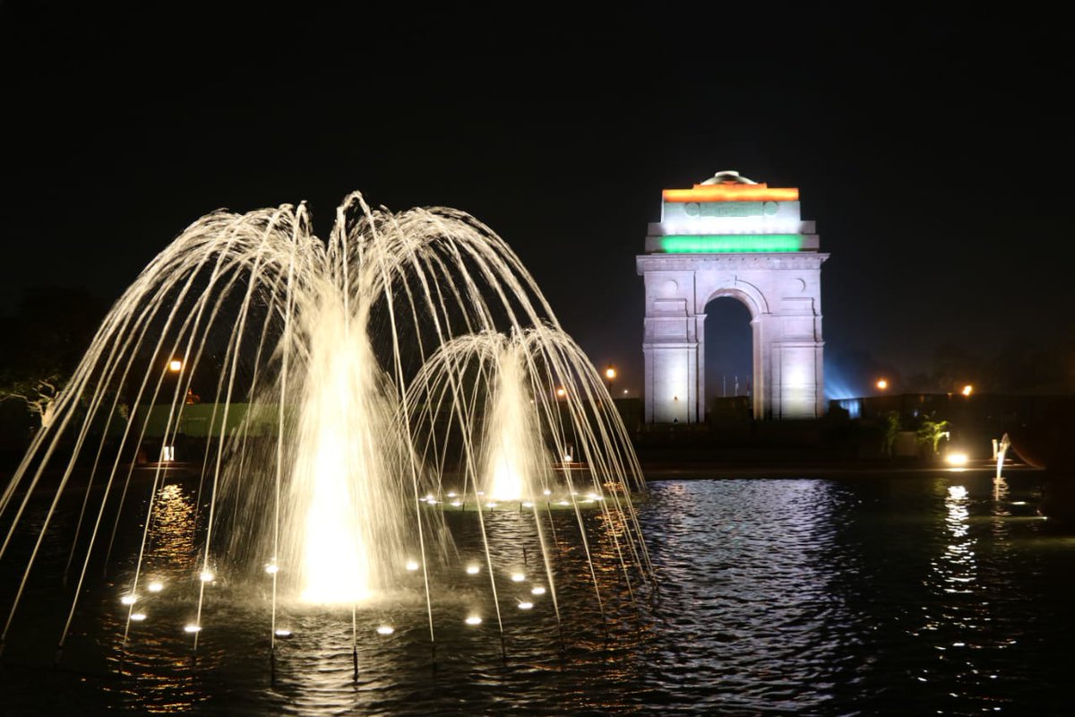 salute2soldier's tweet photo. The #NationalWarMemorial, the majestic edifice, symbolising the victory and valour of our gallant War Heroes, in all its grandeur at night https://t.co/iCPBEoK2OZ