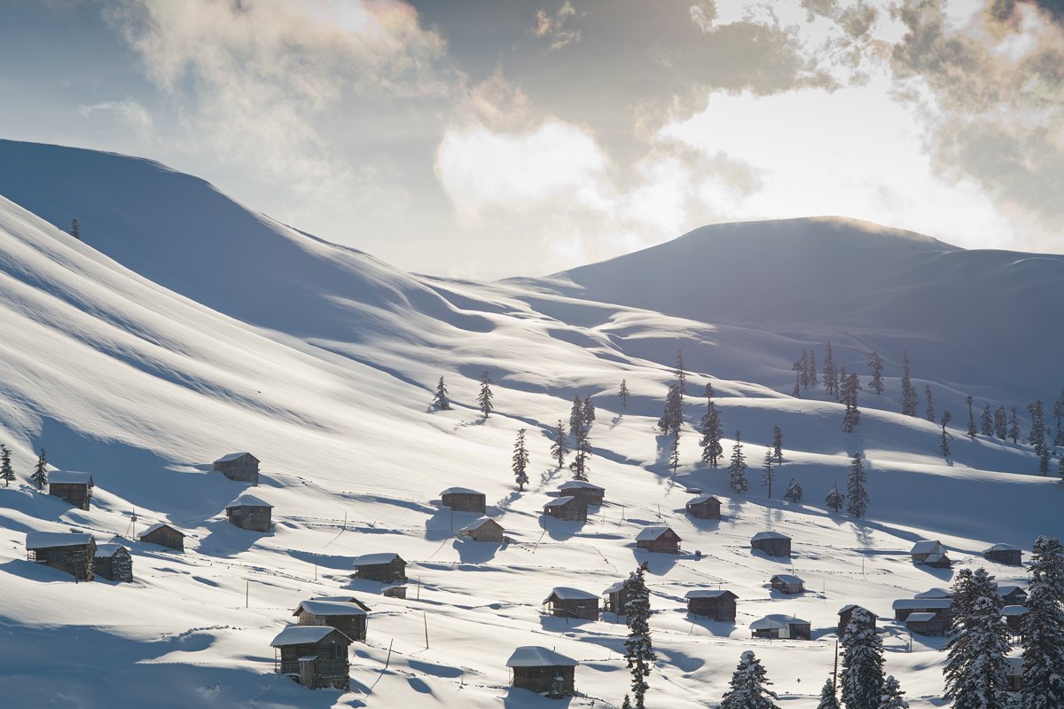 GEOmountains's tweet photo. ๐กโท๏ธYour endless winter is here with snow #adventures that take you to the best pow-pow #Caucasus has to offer. โ๏ธThe insanely fluffy bliss that #powder hounds find so addictive is found in stupefying abundance at #Goderdzi #ski #resort , #Adjara.๐ https://t.co/1gLx1KjRQE