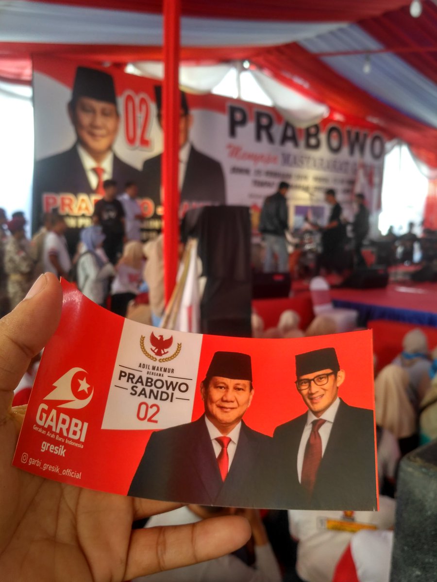 badrvn_'s tweet photo. Garbi Gresik :) https://t.co/NpgyEOBqvf