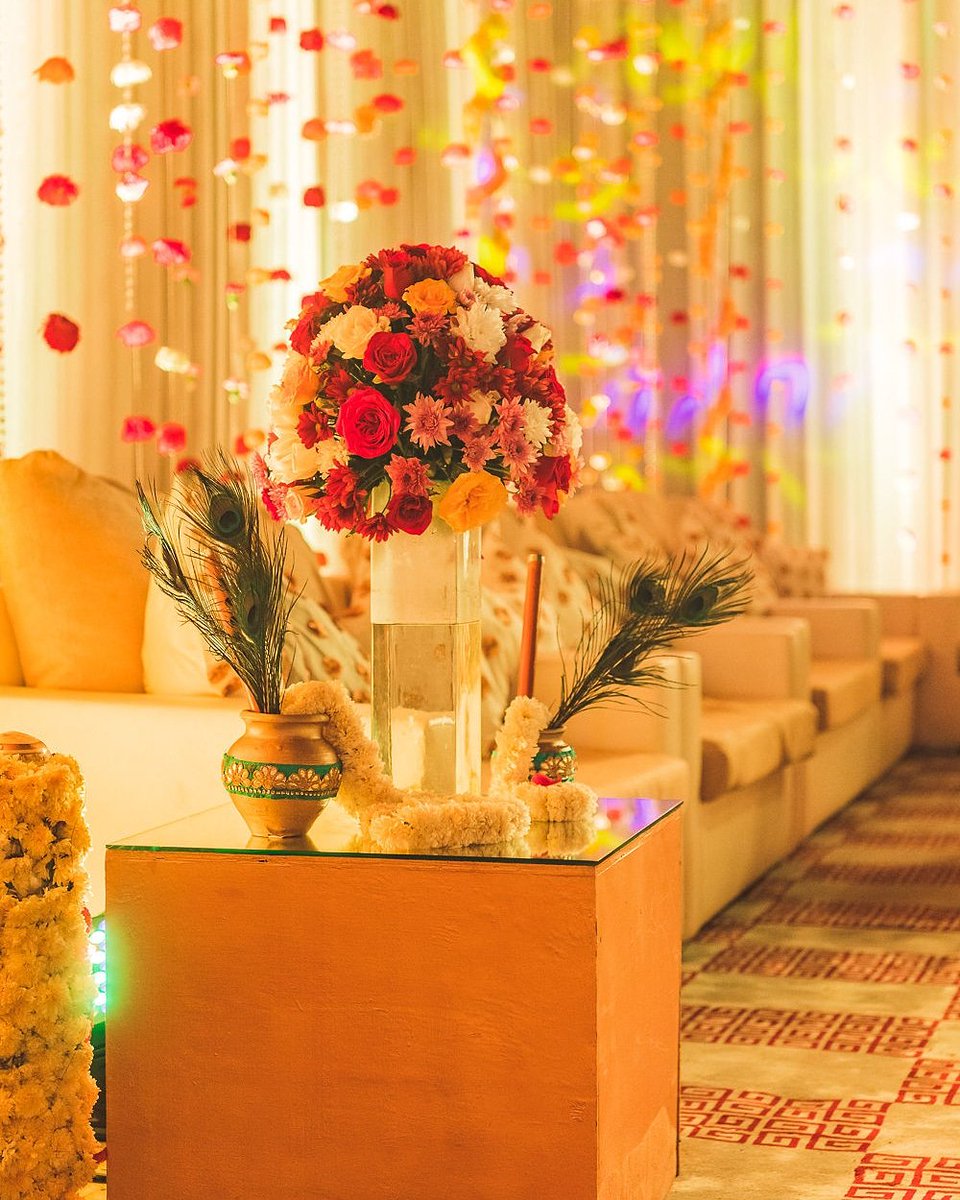 ByGarema's tweet photo. Pretty Details planned to  glorify RadhaKrishna.

#garbanight #garbadecor #sangeetnight #gujjuwedding #radhakrishna #garbadecor #dandiyanight #dandiya #dandiyaraas  #goawedding #destinationwedding #nriwedding #planethollywoodgoa #weddingplanner #weddingconsultant #wedding #gkww https://t.co/BcJeeEr5uw