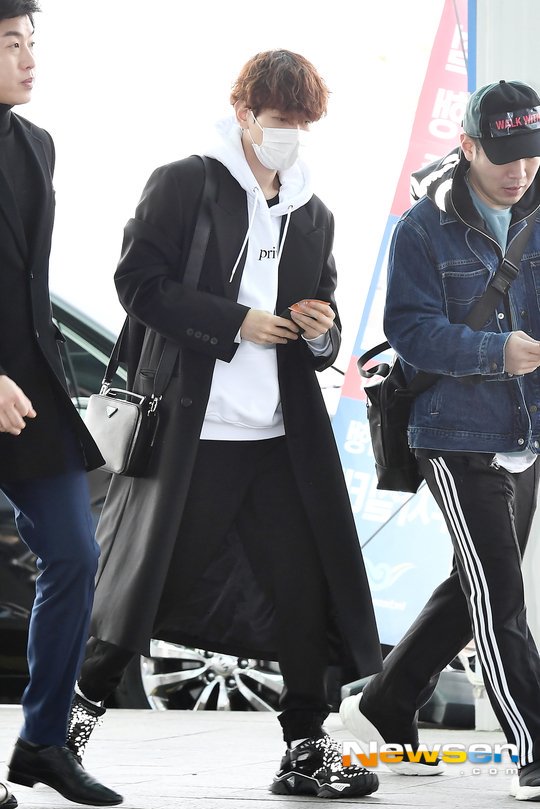 10 Airport Outfits That Proved Only EXO's Baekhyun Can Make Casual Fashion  This Dazzling - Koreaboo