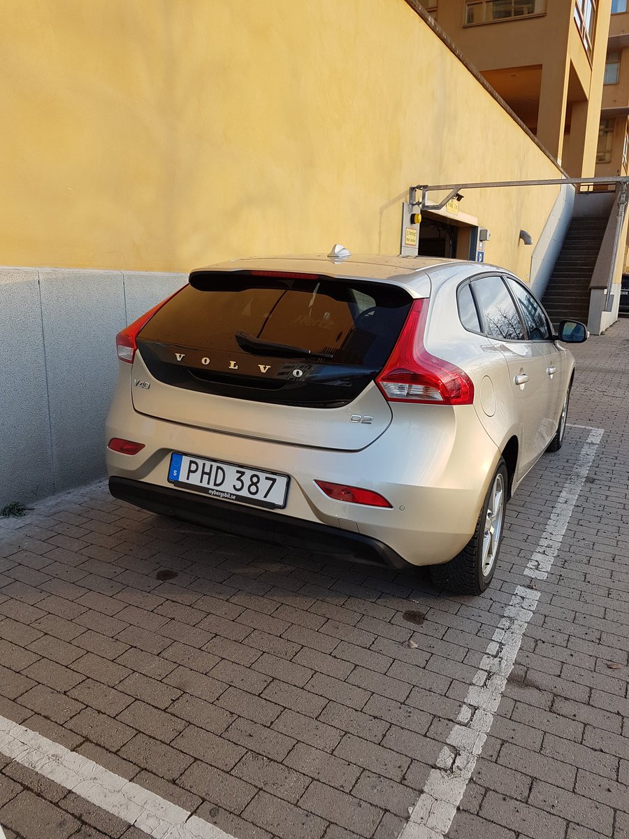 jth_bygg's tweet photo. Bra nivå på regskylt. #hertz levererar. https://t.co/pw4eJSi1ru