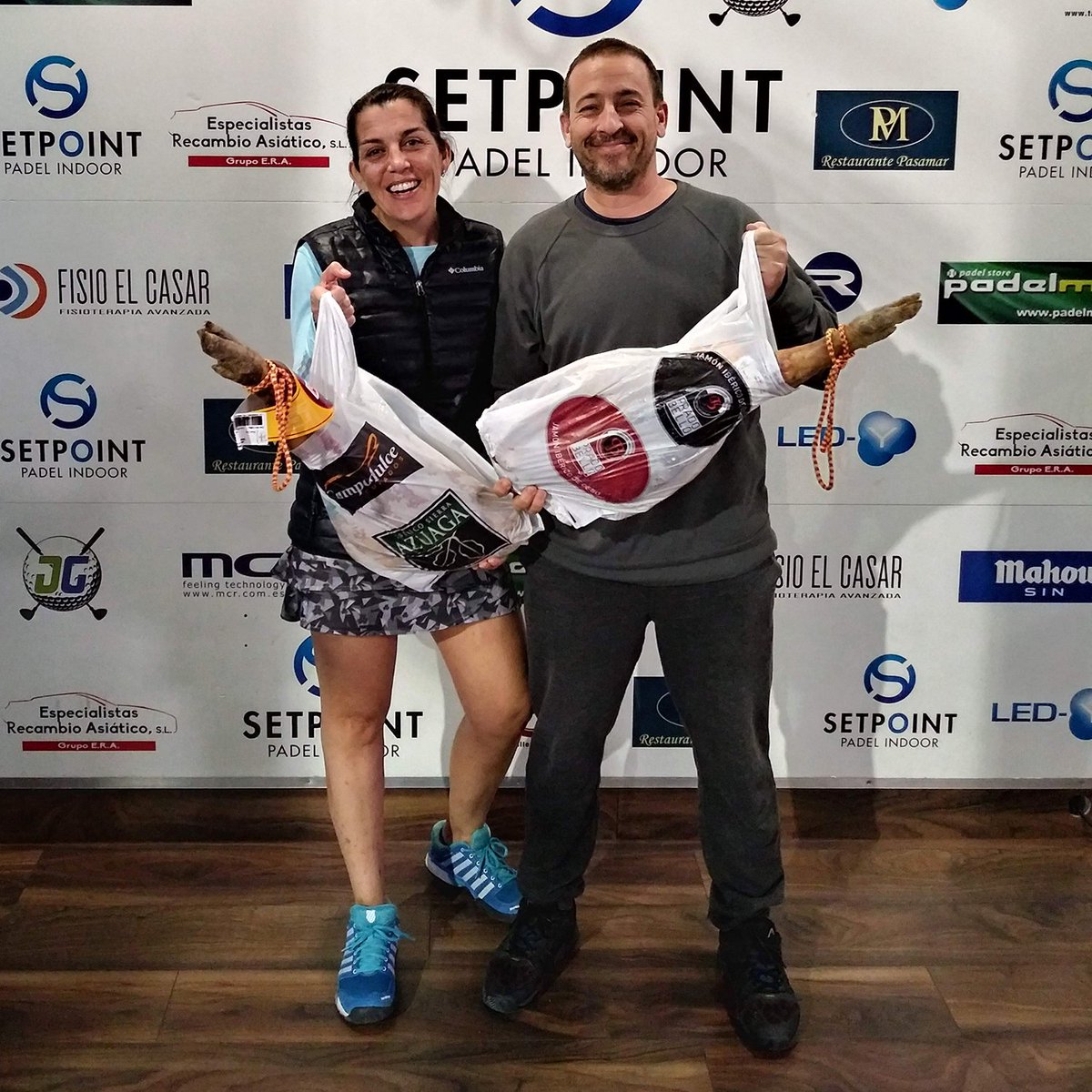 SetPointG's tweet image. Buenos días, amigos. Para empezar la semana aquí os dejamos las fotos de nuestros campeones de los Torneos Mixto y Medio de ayer domingo 24 de febrero. Enhorabuena a los campeones!