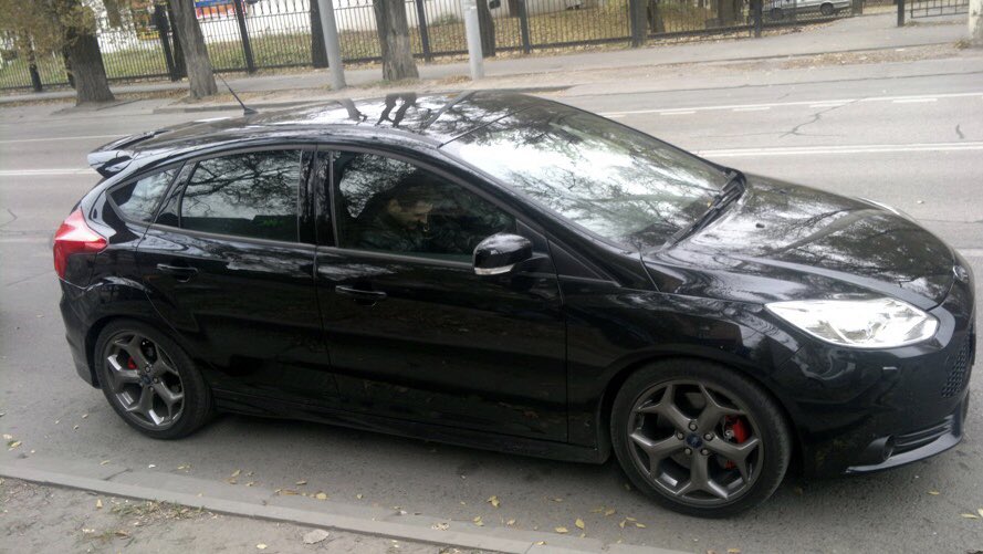 rmarsh_'s tweet photo. PLEASE RETWEET. STOLEN CAR
Car stolen from the Lowton area just off Sandy Lane. 
Black Focus St-2 
Reg - MA67SVO
Please get in touch with any info or sightings. Police are currently reviewing CCTV sent to them and aware of the situation. @MerseyPolice @cheshirepolice @GMPWigan https://t.co/gsyTOBA4Jv