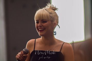 AlbaRecheChile's tweet photo. 📸 | Alba (@albarecheot2018) en el #Eventazo8M el pasado 23 F 🔥

Fotos vía @8thWaveHaught y @BolloYas 💖 https://t.co/rd1t2BrJIz