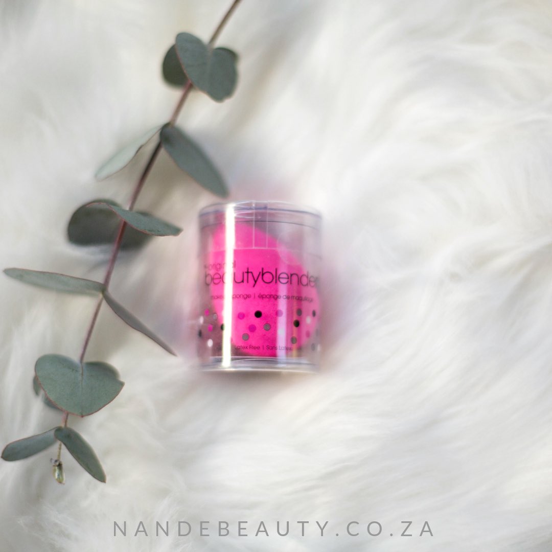NE_BeautyStudio's tweet photo. #beautyblenders available in store in pink and black. https://t.co/BC83rd6Pgf