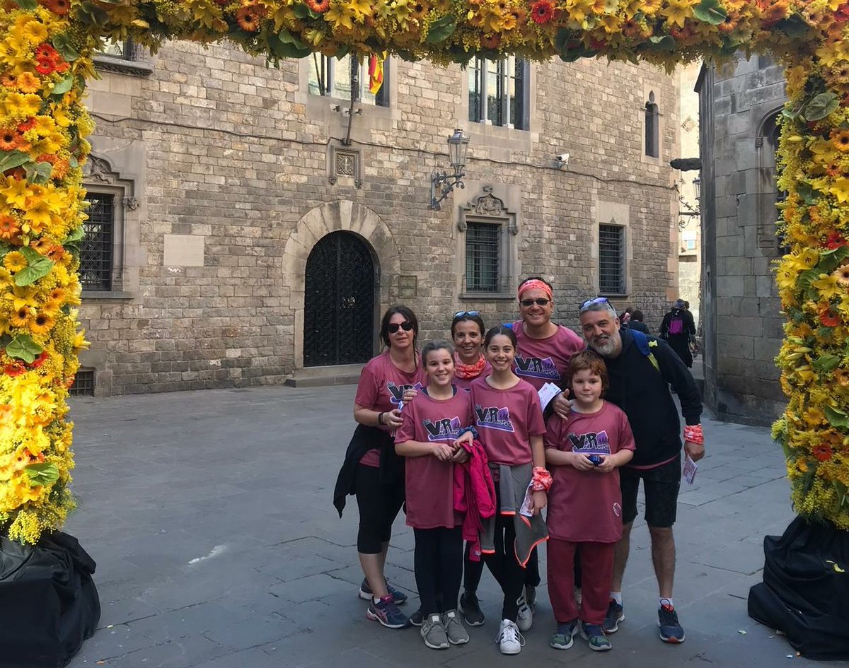 ImmaVedruna's tweet photo. Diferents moments de l'arribada del col·lectiu #VedRunner #magicliner a la @magiclineSJD Tanquem aquesta participació sabent que n'hi haurà moltes més #escolacompromesa #escolaambvalors #intensament https://t.co/CAIsPDB3GO