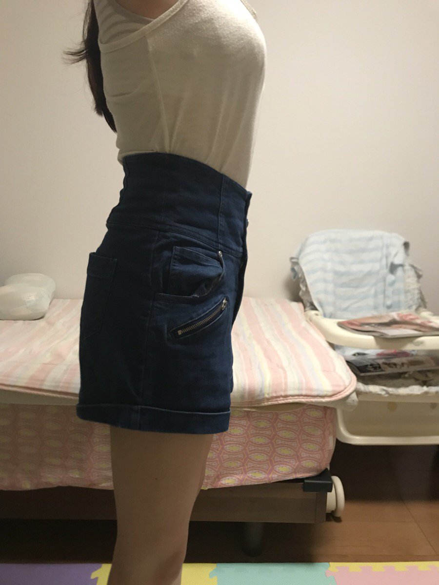 infffo123's tweet photo. この「履くだけ」ってのが簡単で手放せなくなった…
#キュリーナ #ヒップアップ #下半身太り #冷え性改善
←着用前 着用後→ https://t.co/jWljPYvfsT