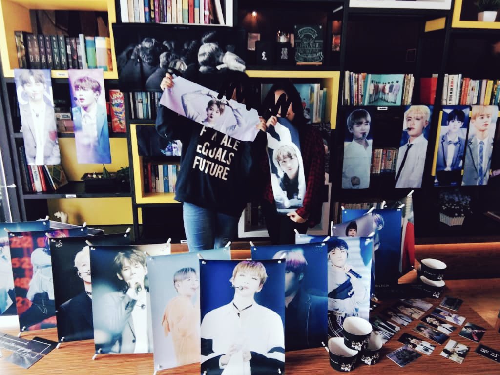 qy0ksjin's tweet photo. @allforw1_my @EndnBegin thank you for organizing this great Cupsleeve Event!! And thankyou to @ultiyoonmin for accompany me! Love you all๐
#Endnbegin #wannone https://t.co/9WBR6JnMFI