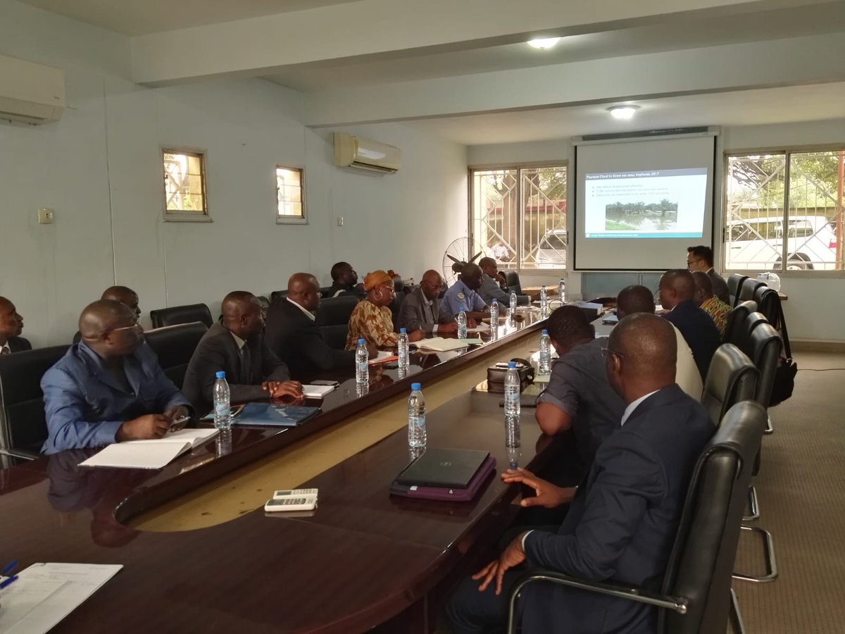 williamvu927's tweet photo. @PamCongo wrapped up its innovation pilot with Cloud to Street in Congo! Working with the gov't, we were able to set up an active flood monitoring system via an interactive dashboard and whatsapp. @WFPInnovation @bauer_jm @hanisha @Schroeder_NJ @WFP https://t.co/GbBQGsipi7