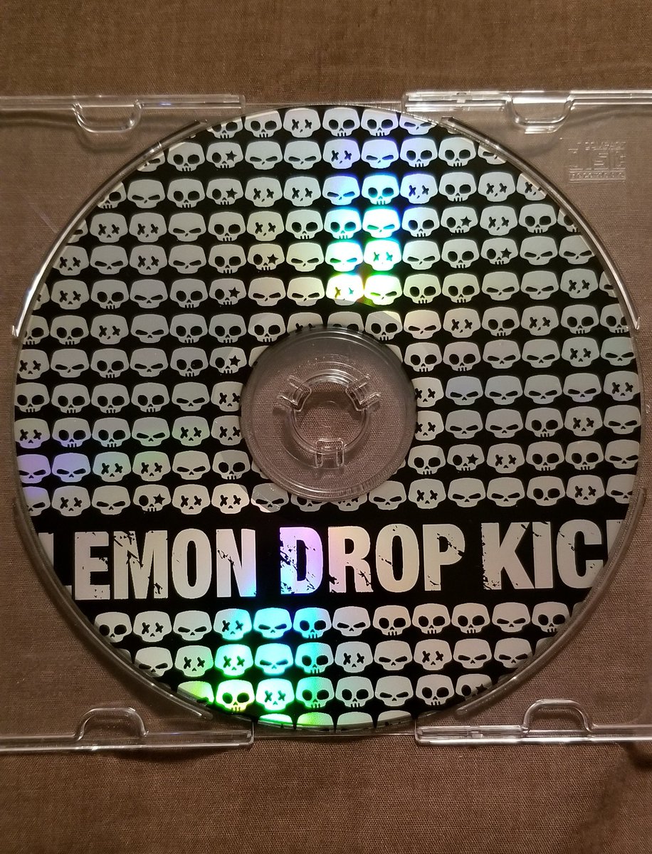 InuSmasha85's tweet photo. MY CD #MusicCollection: Part 20
💿🎶
1, 2: @kylee, "Everlasting" (2010, DefStar Records)
9, 10: @lemondropkick, "Lemon Drop Kick" (2011 single, self-released, indie)
💿🎶
#MyCDcollection #music #Kylee #KyleeBadger #Jpop #LemonDropKick #IndieRock #Jrock https://t.co/YEsCIQX0Wd