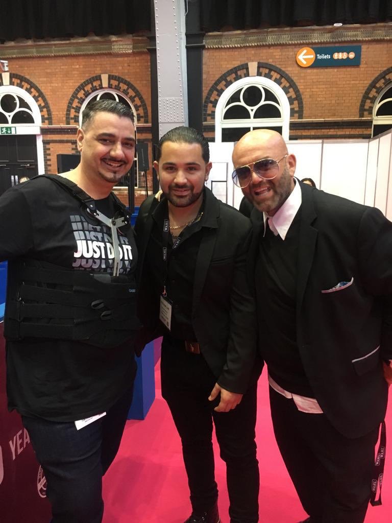 Good luck to my industry friends at @hairlivepro today. It was great to support you over the weekend. Good luck to those showcasing 💙💙 (<a href="/envybarbers/">ENVY BARBERS</a> @micdamiano @joshlamonaca @wahlprouk ) #prohairlive #industrygreats #hair #style #london