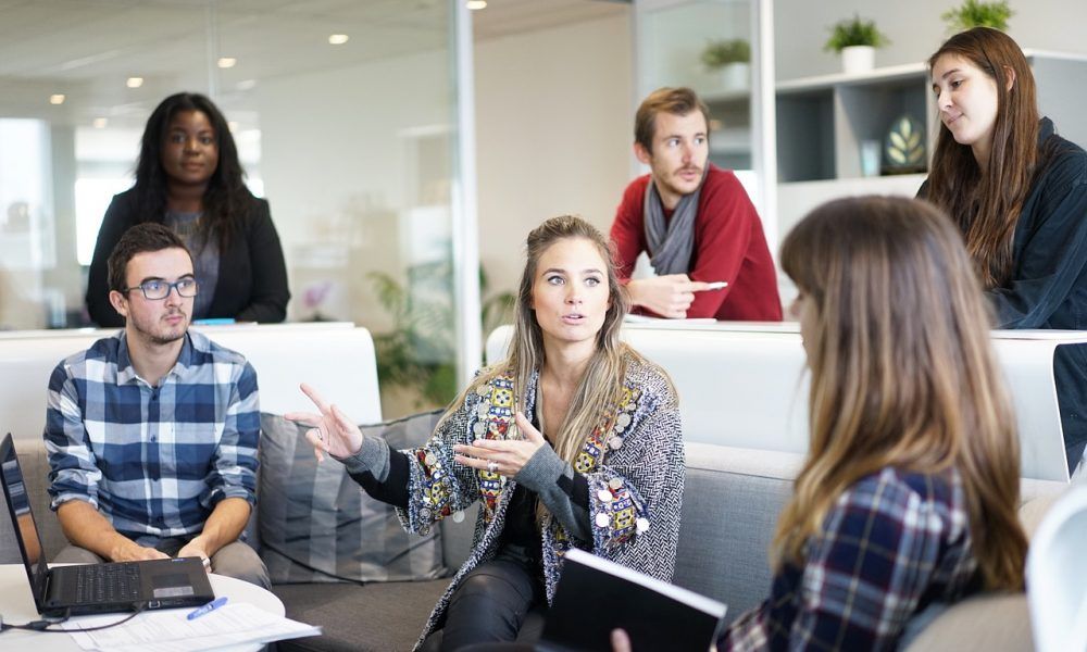 MedicalWise's tweet photo. How individuals interact to make decisions, particularly when it comes to the emergence of leaders?
https://t.co/SDY0BdNdoh https://t.co/1bUoR5USKr