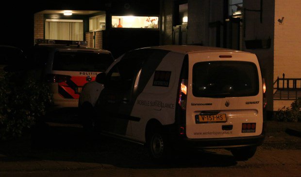 DeKaap's tweet photo. Achtervolging na woninginbraak leidt niet tot aanhouding LEERSUM Bij een woning aan de Rijksstraatweg heeft in de nacht van zondag 24 op maandag 25 februari een inbraak plaatsgevonden. Een politie-eenheid die in de buurt was,... https://t.co/AGbituV0em https://t.co/HBqltoMR76