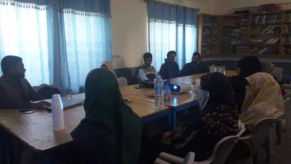 umaribntahir's tweet photo. Positive Pakistan Gujrat Chapter had it's First Meet up of YLS Ambassadors. Rehbar Positive Pakistan &amp; Coordinator Mr. Mudassir Sajjad lead the meeting and told their responsibilities to them. 
#PositivePakistan
#GujratChapter
#17thYLS
#AmbassadorsMeetup https://t.co/noCpFvku3u