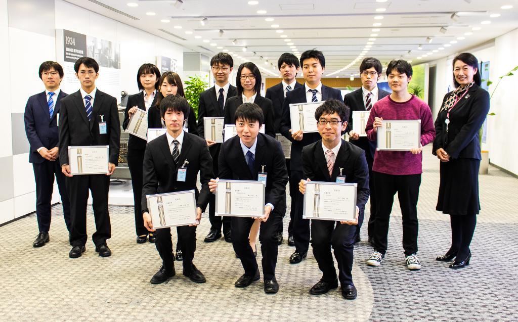 IBM_JAPAN's tweet image. 学生向けのメインフレーム・プログラミング・コンテスト「#MastertheMainframe 2018」は、世界ランキングでトップ3に日本の学生が入る快挙となりました。早くも再チャレンジの声もあり、今後も学生のみなさんの活躍に注目です。
受賞者の一覧はこちら🏆 🏆 🏆  ibm.biz/Bd2VDd ＃IBMZ