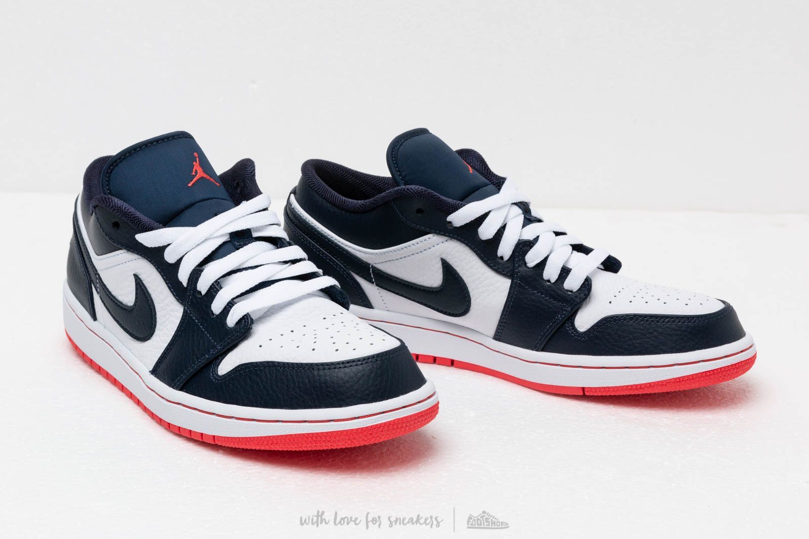 obsidian jordan 1 footlocker
