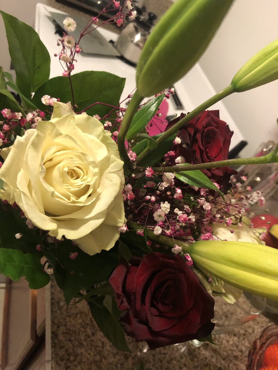 Thanks <a href="/rayneeezy/">Queen 👑</a> 💕 😭 I have the best roommate