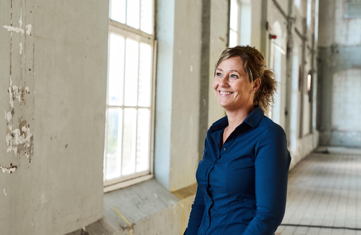 Directeur van uitzendbureau <a href="/workbv/">@WORK</a> <a href="/RommieWoudstra/">Rommie Woudstra</a> heeft inmiddels al 150 vluchtelingen ingeschreven: “Hadden wij maar eerder actief gezocht binnen deze groep. Het zijn ongelofelijk loyale medewerkers.”

vluchtelingenwerk.nl/persoonlijke-v…