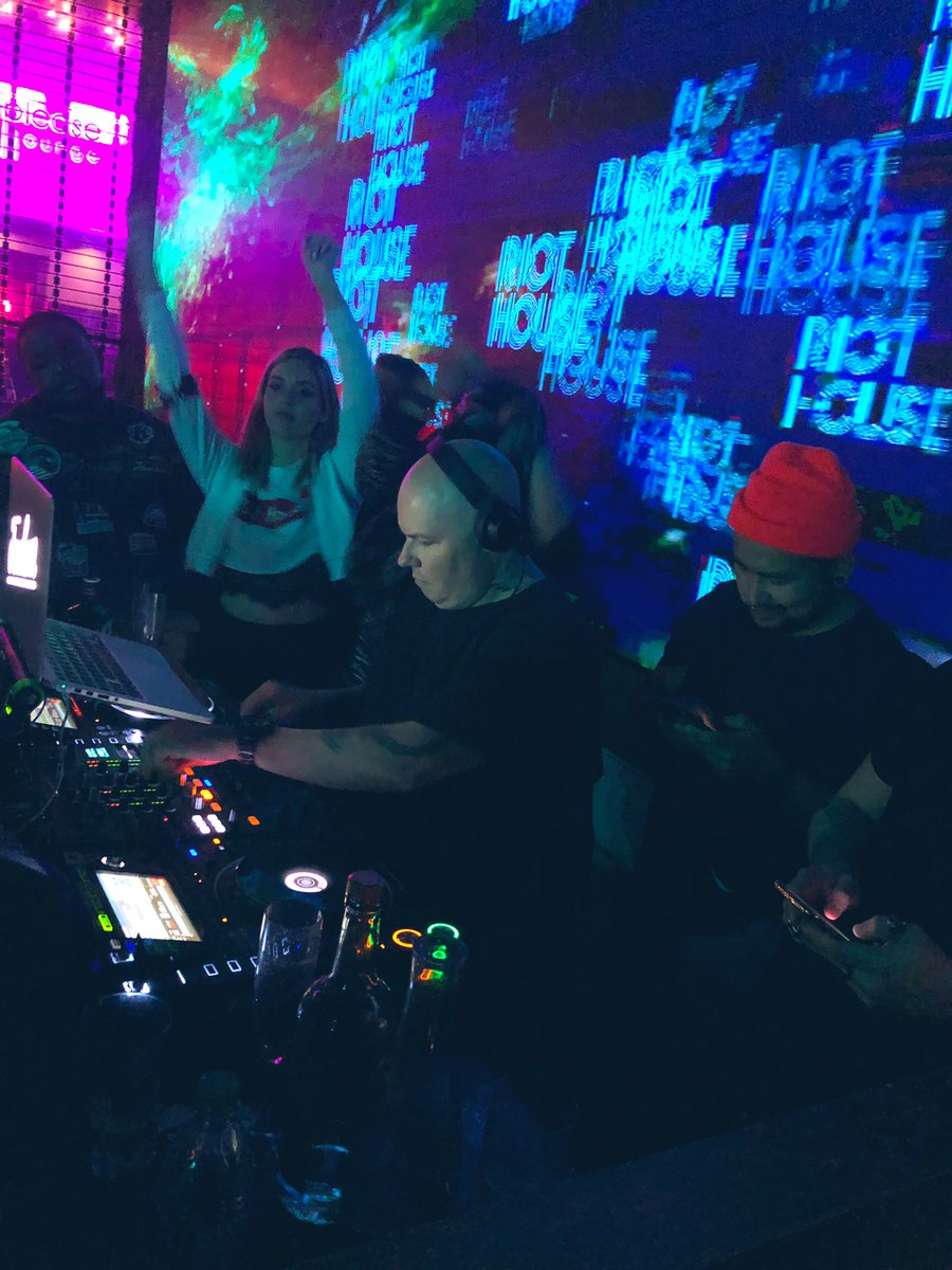 851kellen's tweet image. Ending the weekend right. @Fashen #LEVELZ