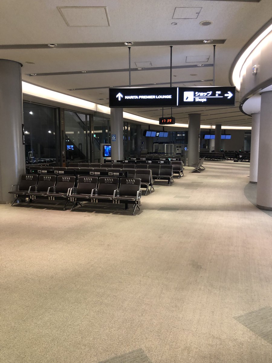 Wafukari's tweet photo. OMW to Korea! Narita airport is a bit empty. #korea #vacation https://t.co/WbKdaJuQYO