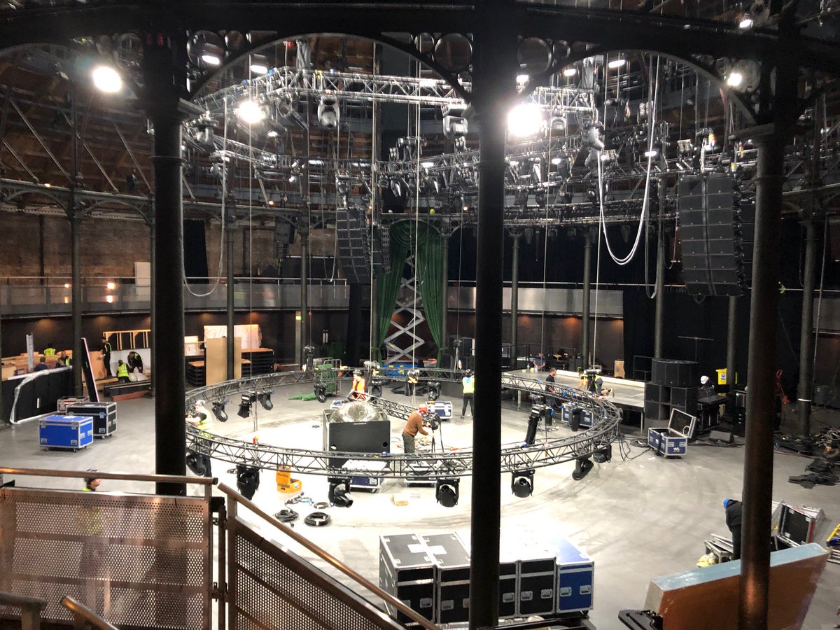 WhiteLightEvent's tweet photo. Everybody loves a good #MondayTransformation: here's a before and after at the Naked Heart Foundation gala @roundhouseevent last week. Cheers to always looking forward and reinventing ourselves daily! ✨
#HappyMonday #Mondaythoughts #Londonevents #eventprofs #gala #events https://t.co/uvQEGJbnEx