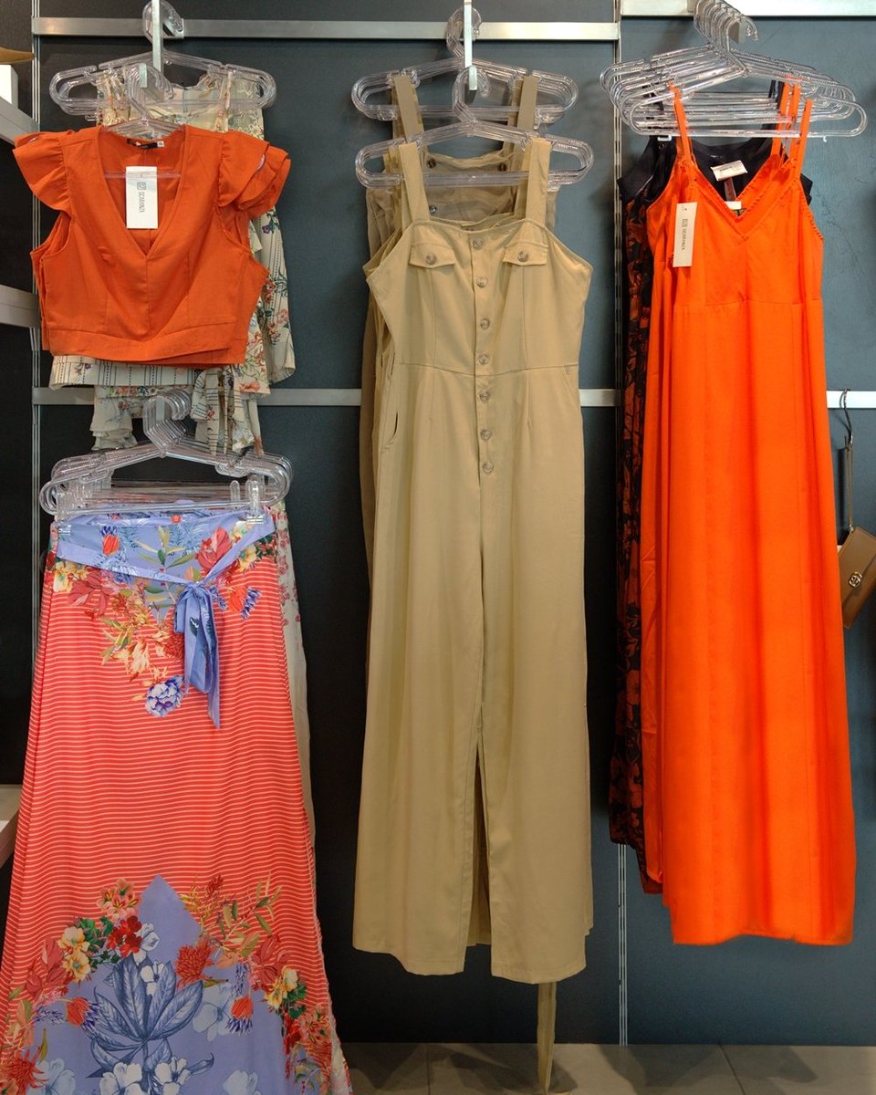 ScaranzaFashion's tweet photo. Estamos pensando aqui em todas as opções de looks incríveis que estão pela METADE do preço! Com essas peças você tem vários lookinhos de #verão garantidos. Não perde tempo! 😍💖 #LiQUiDASZ #LiQUiDAÇÃO #Verão19 #Verão #Scaranza https://t.co/YKc8mJ0DIx