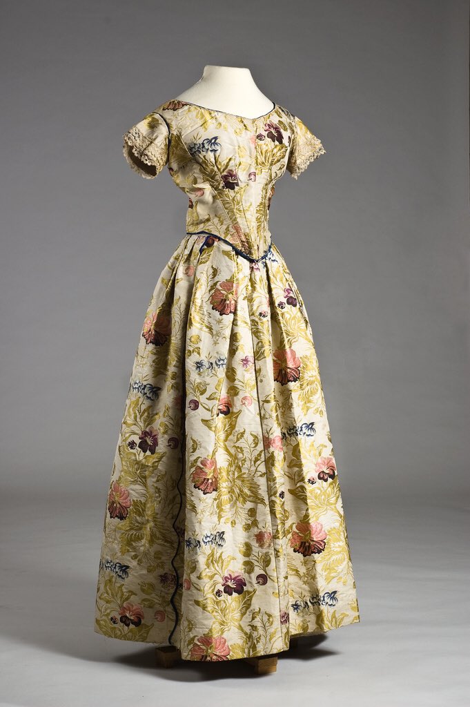 Discussions with students about sustainability &amp; how we begin to value cloth again. Evident in garments such as this #1830s dress  refashioned from #18thc silk. Fashions change but cloth has such inherent value at this time that discarding is not an option <a href="/chasmuseum/">Charleston Museum</a> <a href="/Fash_Rev/">Fashion Revolution</a>