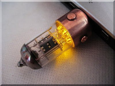 IAMNERDIShare's tweet photo. This is the short list of Steampunk USB Flash Drives From Slavatech, dedicate to those who appreciate AWESOME designs and also, Steampunk #Gadgets #HandmadeProducts #USBFlashDrives #SteampunkVersion .................. https://t.co/Nx3sTVZDkX https://t.co/j4I0gp2hV1