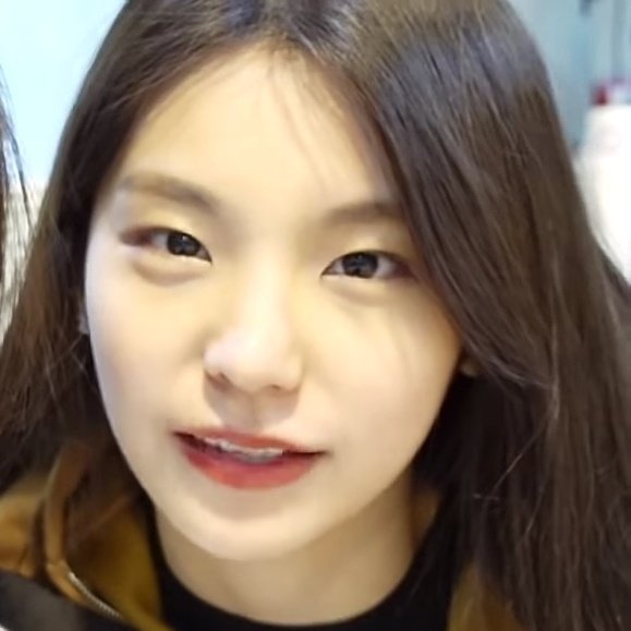 Yeji no make-up
