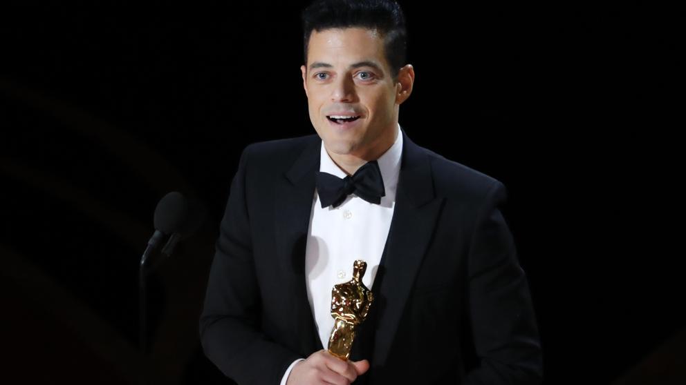 hrrp's tweet photo. ❝GRACIAS A QUEEN POR DEJARME SER LA PARTE MÁS DIMINUTA DE SU FENOMENAL Y EXTRAORDINARIO LEGADO. ESTOY EN DEUDA CON VOSOTROS PARA SIEMPRE❞ 
RAMI MALEK 
#ramimalek #bohemianrhapsody #freddiemercury #queen #mejoractor #oscars2019 https://t.co/b2WpxXQgi8