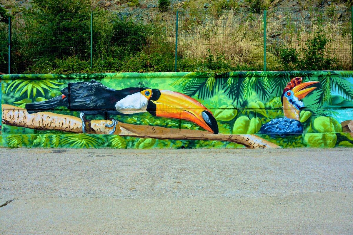 STENACLUB's tweet photo. Decorated more than 150 meters of the embankment drawings. Now in the village. Nebug is the brightest beach area https://t.co/p06kaHDBsl