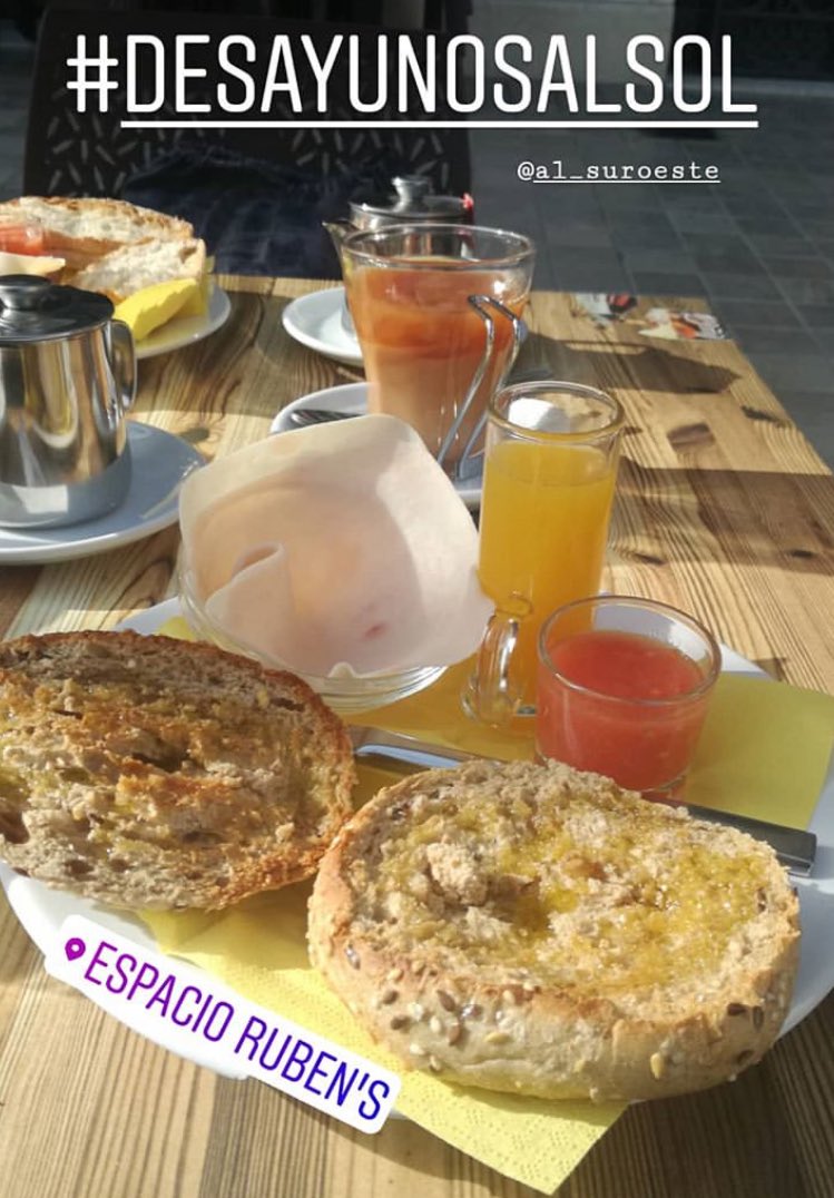 espaciorubens's tweet image. Empezar el día como nuestra #FamiliaRubens es genial #DesayunosAlSol #ClientesMolones #EspacioRubens 

Gracias por venir y compartirlo ☺️