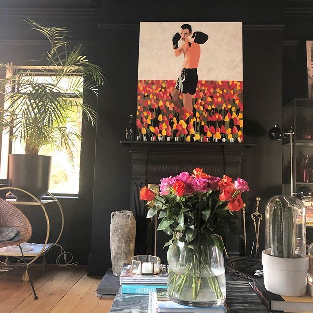 ARBOLhouse's tweet photo. Sunny start to the week. Have a good one. Thanks @kasiamalboro for the flowers 😝 #flowers #pinkroses #livingroomdecor #livingroomdesign #livingroomideas #interiorsdesign #atmine #interiors4all https://t.co/KYzLlcMOSw https://t.co/RCiPm6tHXK