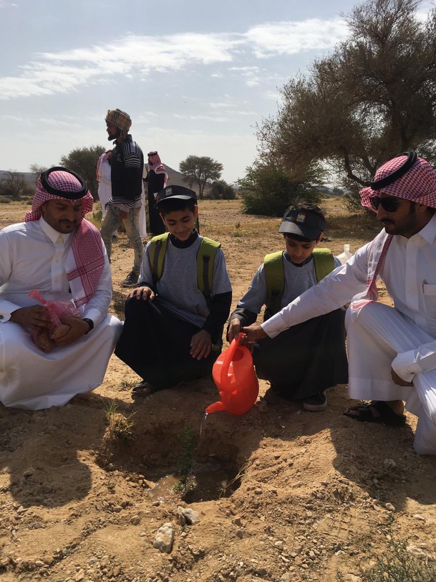 شارك سعادة محافظ #ثادق رئيس لجنة التنمية #السياحية في تنفيذ برنامج صاحب السمو الملكي الأمير/ فيصل بن بندر أمير منطقة #الرياض للسياحة #البيئية صباح يوم الاثنين20-6-1440هـ بحضور عدد من أعضاء المجلسين المحلي والبلدي وأعضاء لجنة التنمية السياحية وأصدقاء البيئة وطلاب #المدارس .