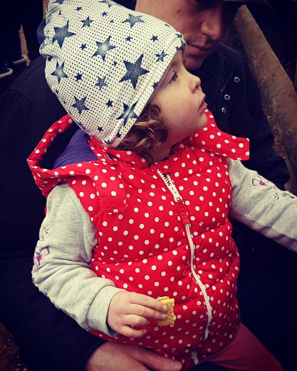 What beautiful weather we have had in Bedfordshire over the weekend! This little Secret Gardener went to the zoo 🦁 🐘 and looked super stylish for the occasion while keeping the chill at bay in this fun polka dot gilet from The Secret Garden. Full marks for style little one!🥰