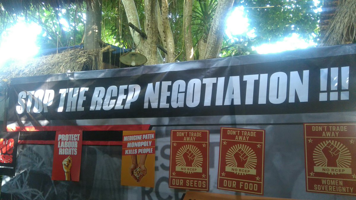 GRAIN_org's tweet photo. #HappeningNow #Bali Farmers & CSOs demand govts stop negotiating #RCEP, a trade deal that could criminalise farmer #seed saving and undermine #FoodSovereignty across Asia
#NoRCEP #TolakRCEP #SaveOurSeed #StopUPOV https://t.co/t3V5b1ieiS
