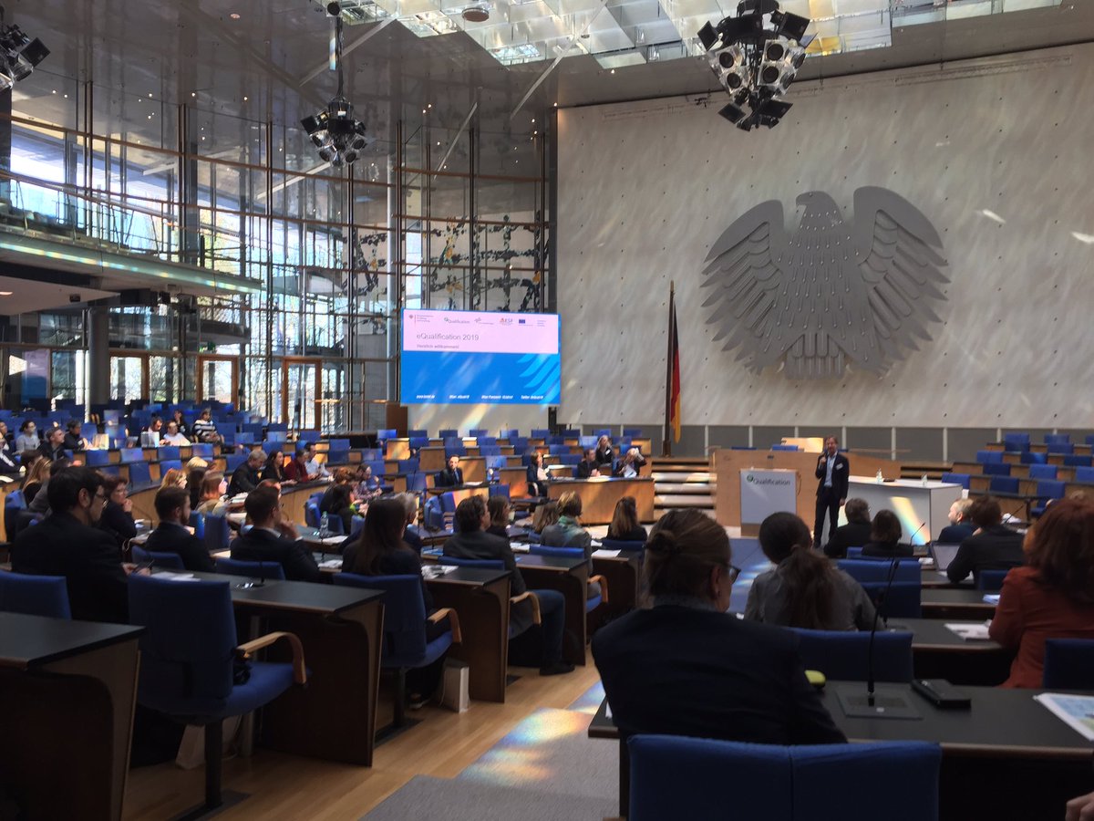 AnnettZobel's tweet image. heute bei der eQualification im ehemaligen deutschen Bundestag, Networking für @OER_JOINTLY, #OERde, #OEde, #hach4oer, #KI4OER, @edusharing Network e.V. und @B_Freie_Bildung